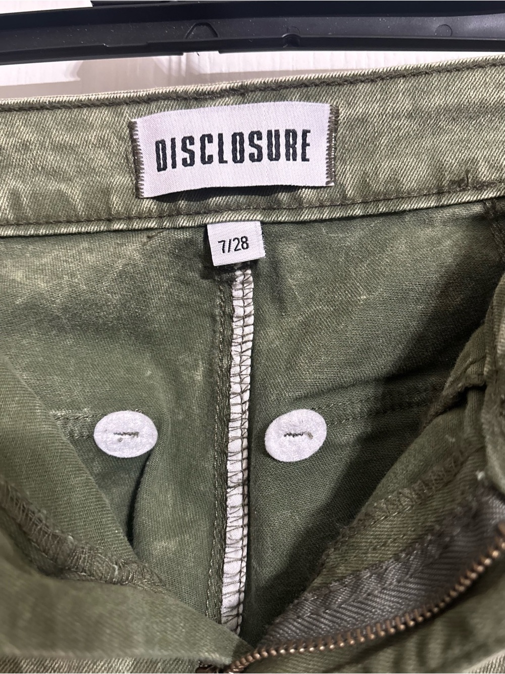 Disclosure Green mineral wash wide leg denim cargo pants EUC like new size 7/28 - Picture 6 of 13